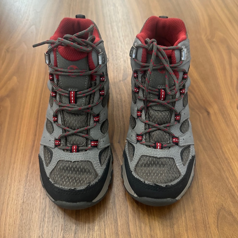 Merrell kids waterproof hiking boots Little Kid size 2